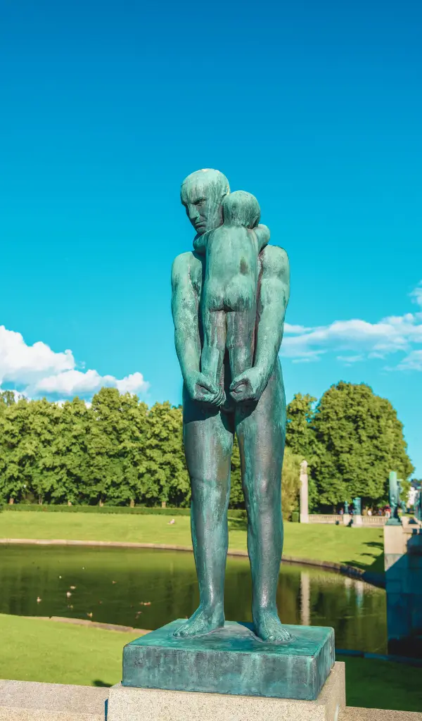 Park Vigelanda w Oslo – otwarta galeria rzeźb na świeżym powietrzu, jedna z największych atrakcji miasta
